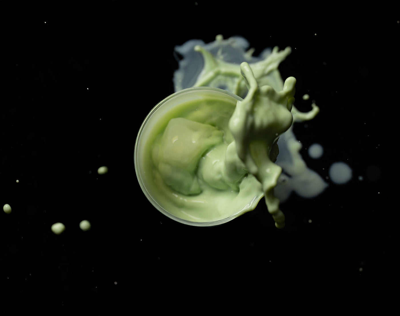 Vasara stiklinėje: 4 „trendy“ šaltos Matcha receptai, kuriuos privalote išbandyti